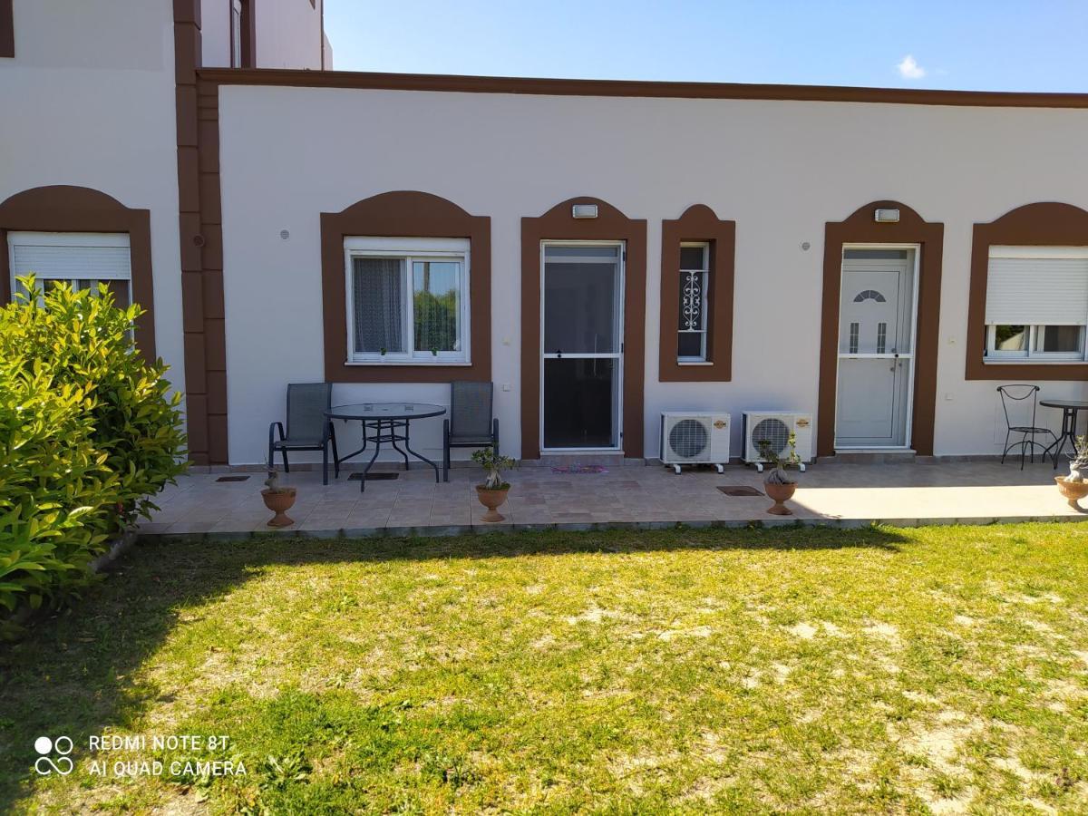 Artemisia Apartment Koszkinú Kültér fotó